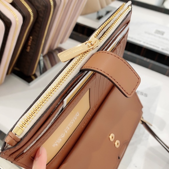 Michael Kors Jet set travel double zip wristlet - Picture 6 of 7